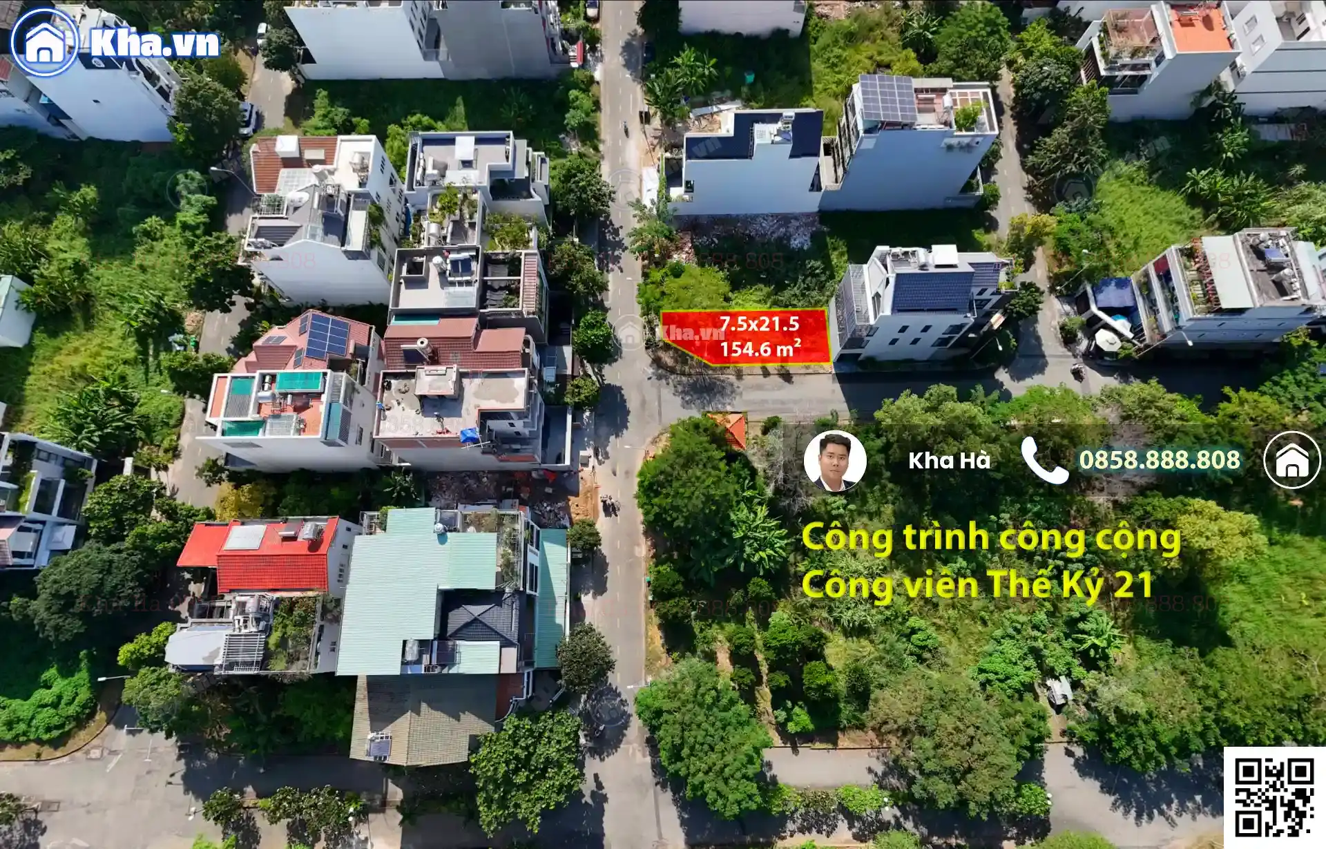 Ảnh chụp từ trên không của một khu dân cư cho thấy nhiều tòa nhà được bao quanh bởi cây xanh. Lớp phủ bao gồm kích thước bất động sản và thông tin liên hệ cho một dự án liên quan đến xây dựng công cộng